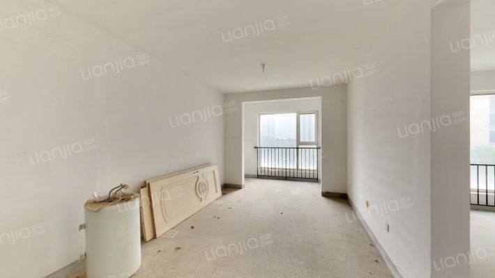 满五唯一， 南向2居 户型方正 全天采光-客厅