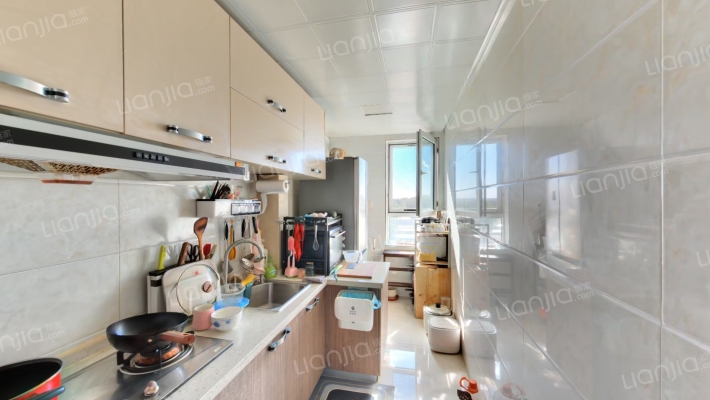 南向两居，采光无遮挡，精装，交通生活便利。-厨房