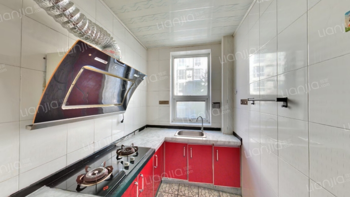 房子南北通透两居，好楼层。房本満二-厨房