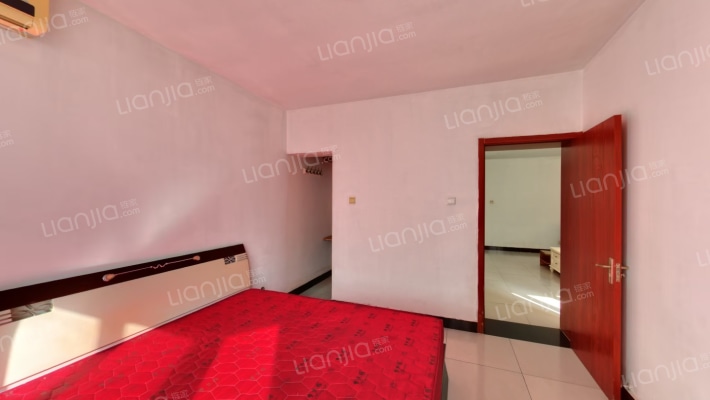 房子南北通透两居，好楼层。房本満二-卧室B