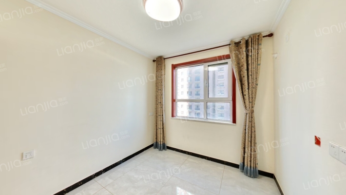 牛津花园 南北三居室 自住装修 带地下室-卧室B