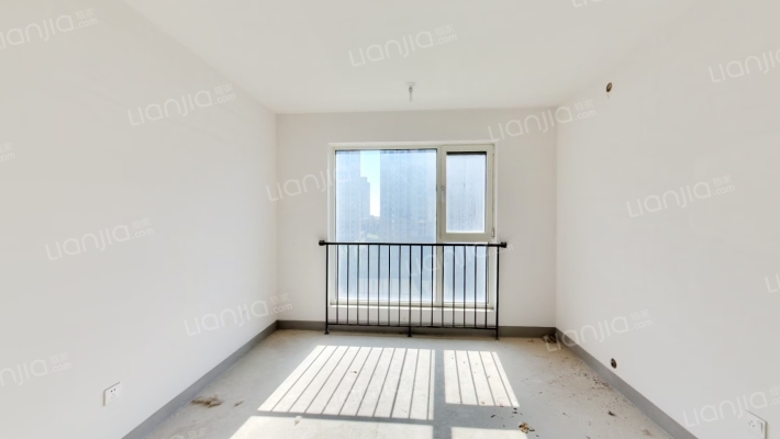 西户 明卫 南北通透三居 毛坯 楼下公园 视野开阔-客厅