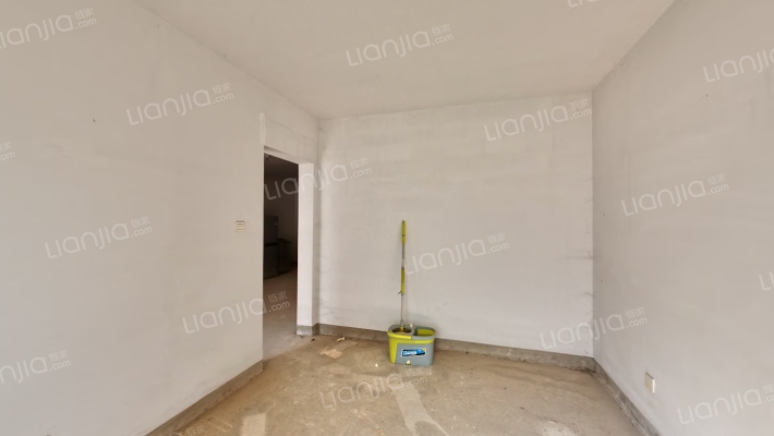 新干线经典两居急售，毛坯房随意装修-卧室B