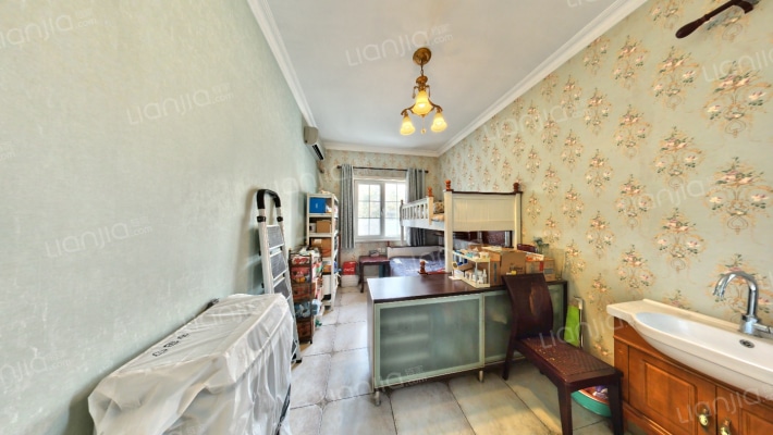 急售琉璃湖精致装修大独栋别墅，500平院子，价格美丽-卧室E