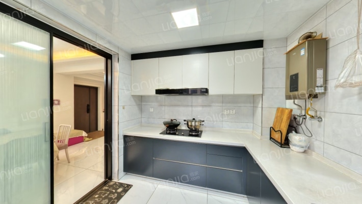 钢混结构 南北通透板楼 中间楼层 视野开阔 距高铁站近-厨房