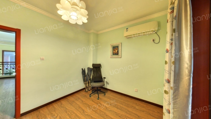 市区冠云路精装双拼别墅，拎包入住，带南向大院子。-卧室C