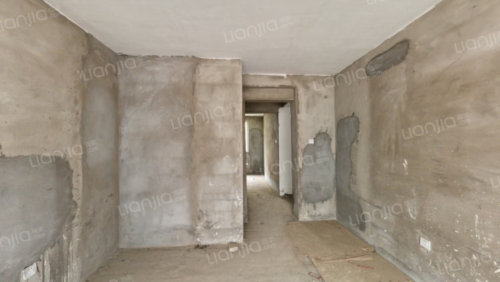 一层带院，集中供暖，南向两居室，-卧室A