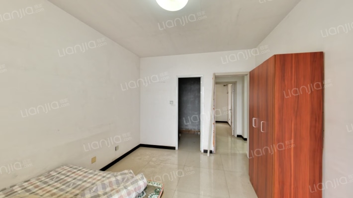 华阳路南北通透大三居，业主诚意出售-卧室A