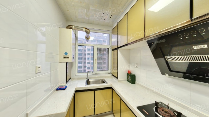 房子是满二，没有抵押，没有尾款，楼层好，采光好，-厨房