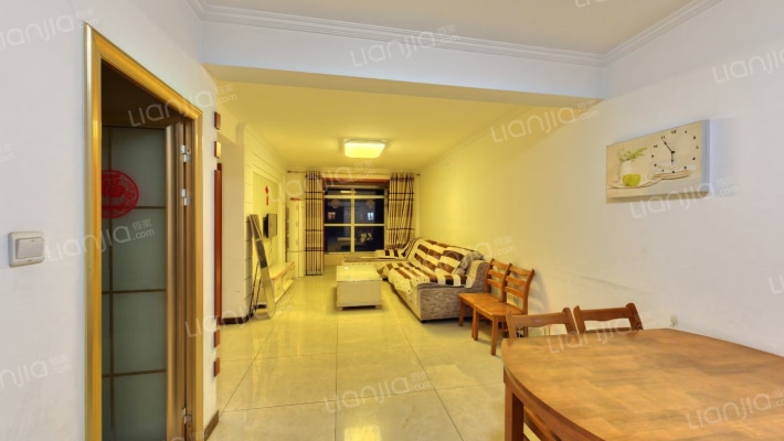 此房带装修，高楼层采光视野好，业主诚意出售-客厅