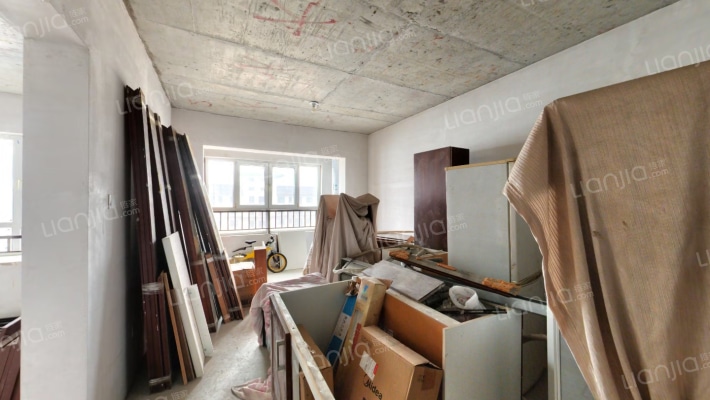 政法街 优质社区 环境好 电梯房两居-客厅