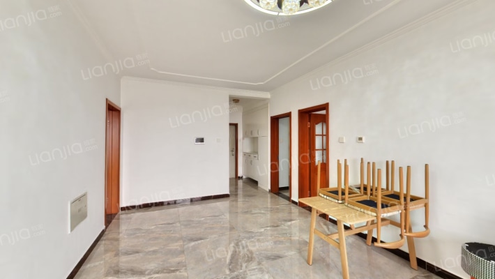 金竹花园精装修两居室，房本满五唯一-客厅