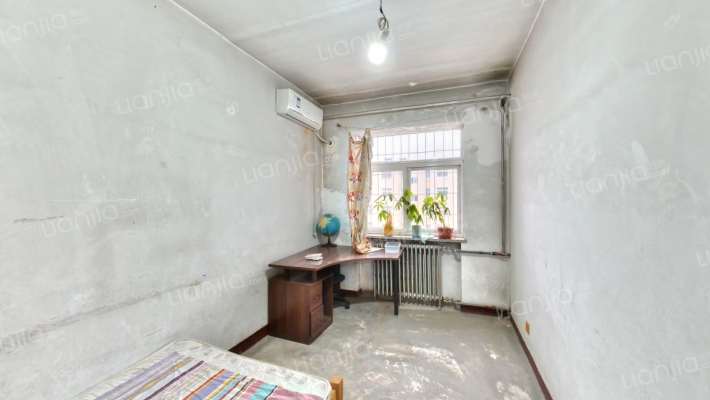 房子是满五年 楼层在中间 位置优越 南北通透-卧室B