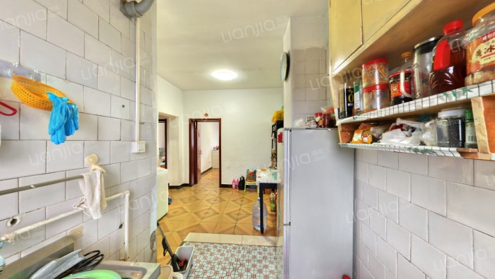 业主诚意出售 三义旁 南北通透 明厨明卫 两居-厨房