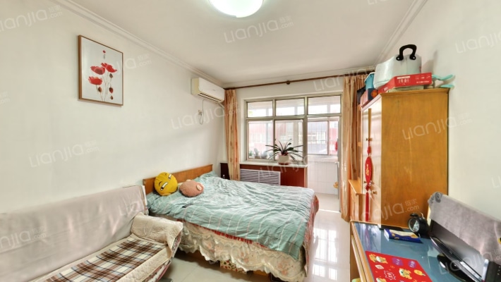 房子属于集中供暖，两居室，采光好-卧室