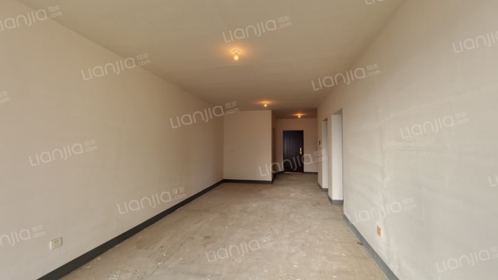 毛坯房，小卧室无遮挡，视野开阔-客厅