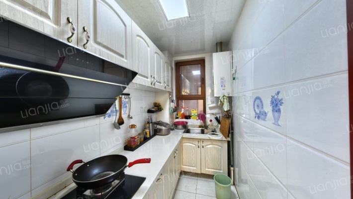 高铁新干线 3室1厅 南-厨房