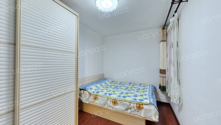 高铁新干线 3室1厅 南-卧室B