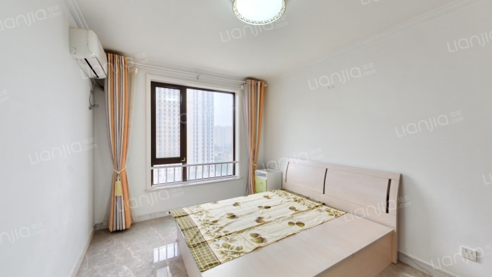 鸿坤理想湾自住装修两居，全南向，冬季7小时采光-卧室A