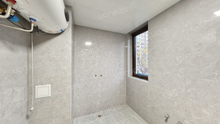 樾府现房 可贷款 三阳开泰户型 采光好-卫生间A