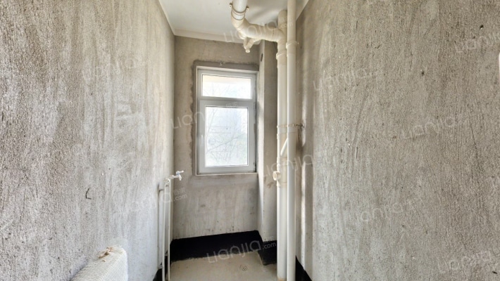 央企社区 人车分流 低密度 洋房一梯两户南北通透-卫生间A