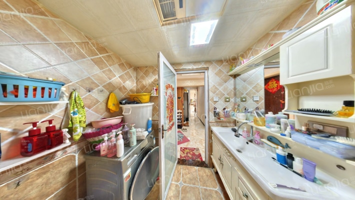 涿州开发区御景园精装全南两居室房本满二-卫生间