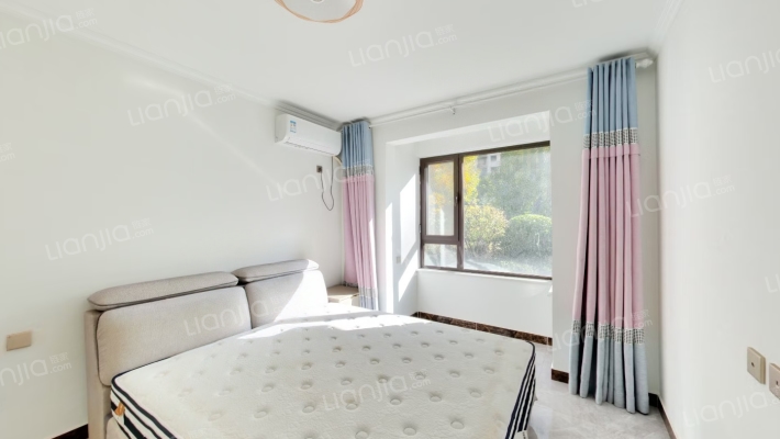 华阳路高新区天伦湾小区，南北通透，环境优美三居室。-卧室A