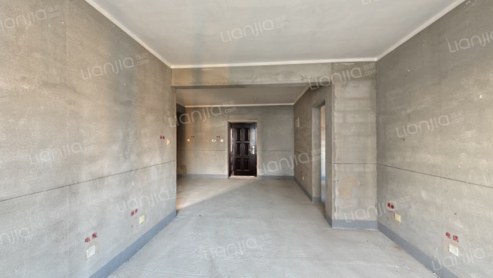 毛坯两居随意装修 楼层好采光视野好 保利物业-客厅