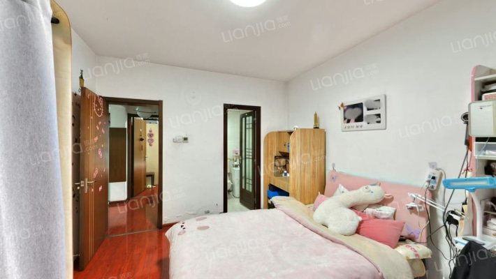 位于冠云中路  七十年大产权 南北通透-卧室A