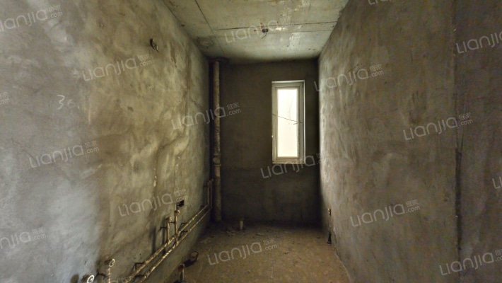 军官社区联排别墅，集体供暖，随意装修-卫生间B