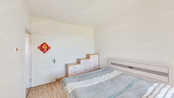 钻石商圈品质两居，好物业低楼层-卧室B