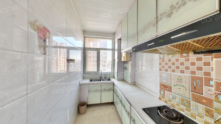 开发区冠云路新加坡精装修两居室家具家电齐全拎包入住-厨房