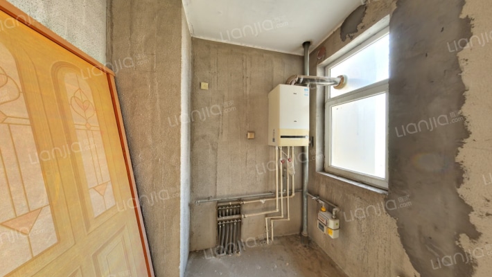 凯旋门南北通透两居室，户型方正，満五-厨房