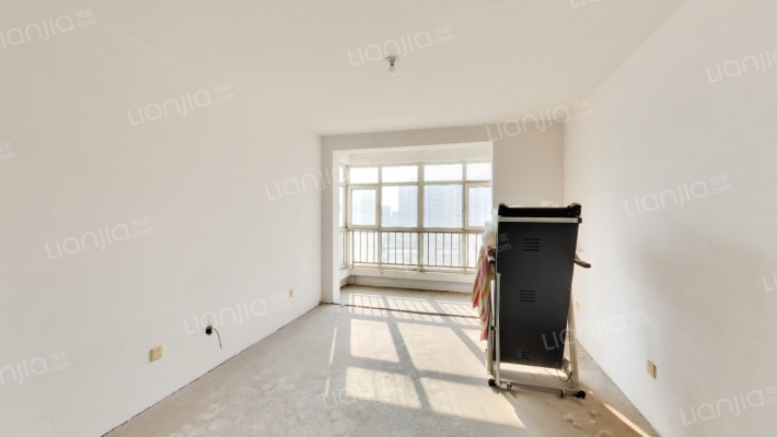 凯旋门南北通透两居室，户型方正，満五-客厅