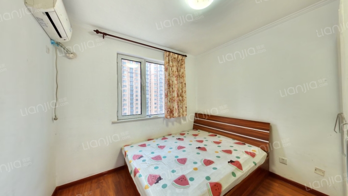 香邑溪谷精装修中上楼层南北通透三居室-卧室B