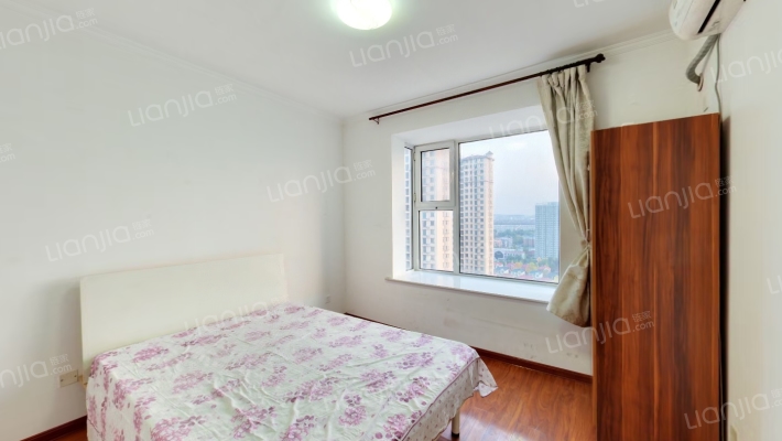 香邑溪谷精装修中上楼层南北通透三居室-卧室A