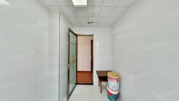 香邑溪谷精装修中上楼层南北通透三居室-卫生间B