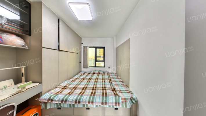 冠云路精装三居自住标准 带地下室-卧室B