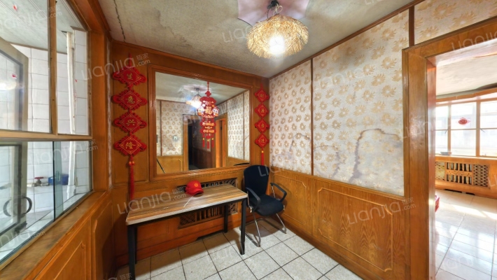 矿山局家属楼北院，小区环境好，交通方便-餐厅