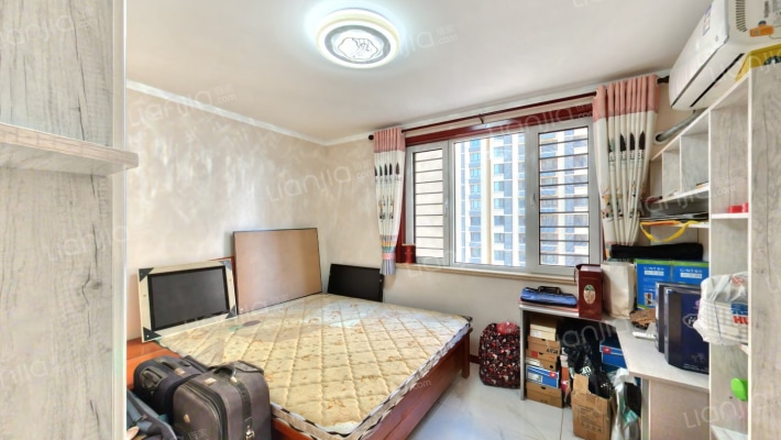 本房子在德信公园北侧 精装修所见即所得-卧室C