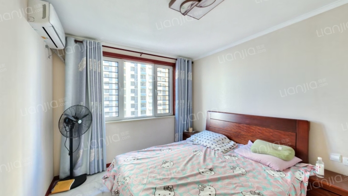 本房子在德信公园北侧 精装修所见即所得-卧室B