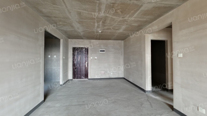 一线河景美宅，标准现房，即买即住-客厅