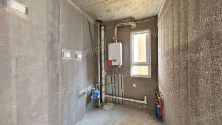 一线河景美宅，标注现房，即买即住-厨房