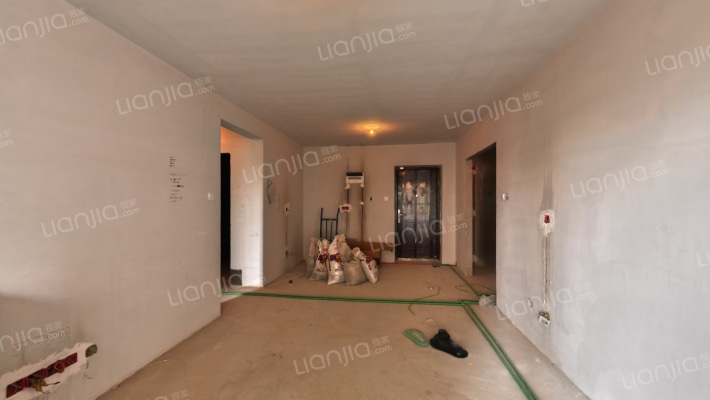 永济公园环境优美，大社区交通便利，出行方便-客厅