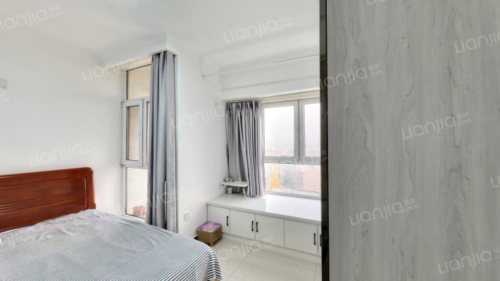 70年产权，居住，位置好，有房本，满二。-卧室A