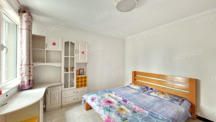 联合七号院大两居，南北通透。格局好-卧室A