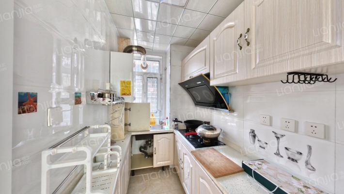 联合七号院大两居，南北通透。格局好-厨房