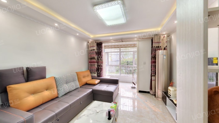 联合七号院大两居，南北通透。格局好-客厅