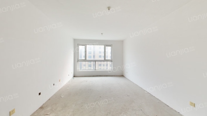 此房满五唯一，全南两居室，毛坯房，采光好，环境好-客厅