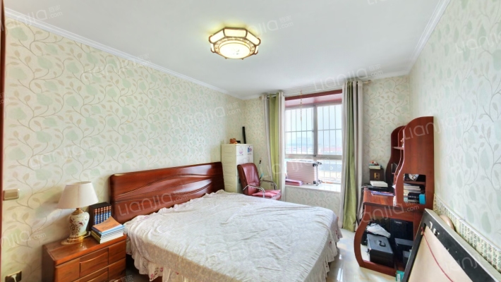 中央公馆 4室2厅 南 北-卧室B